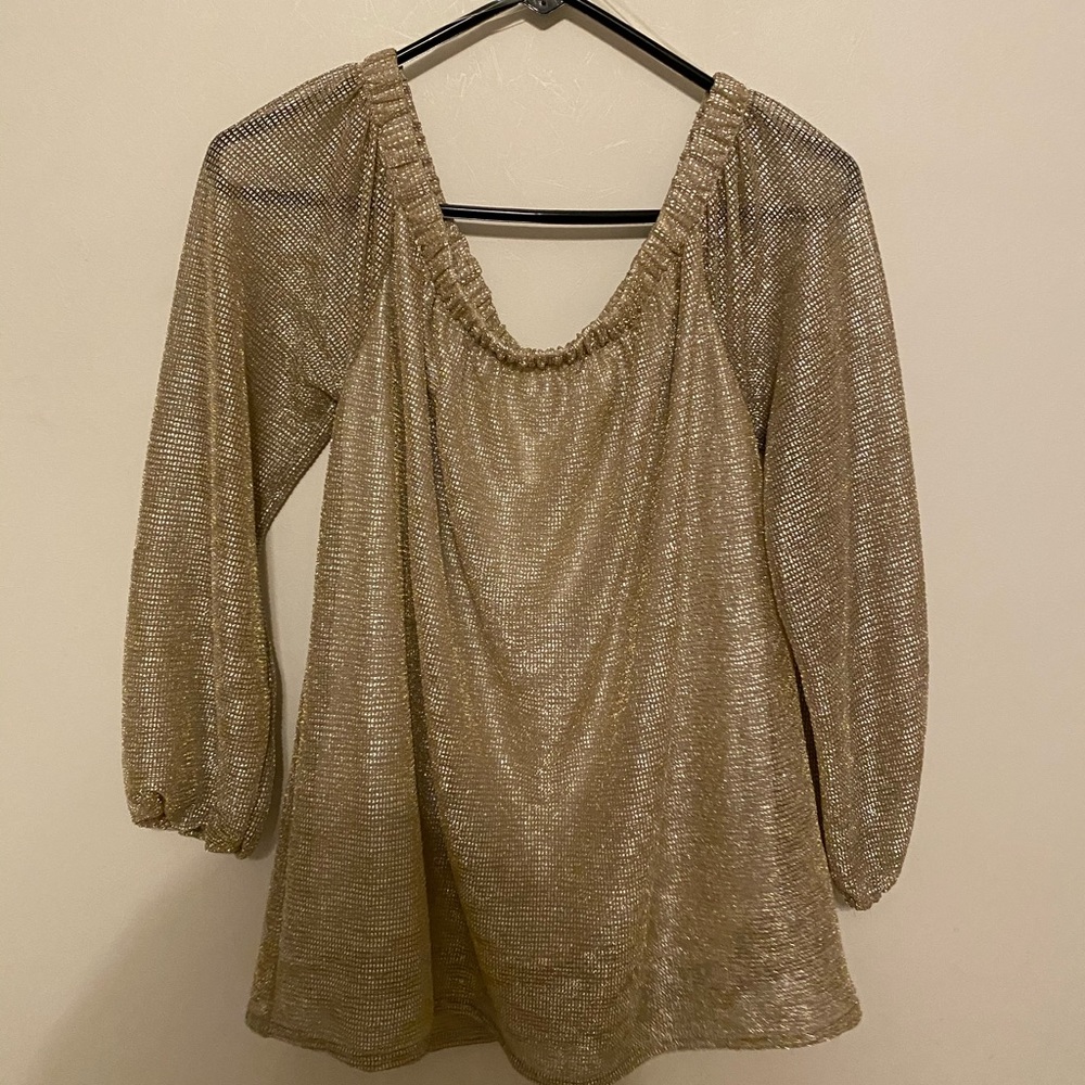 Off shoulder shirt